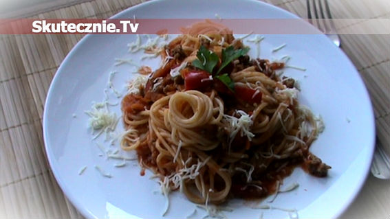 Spaghetti w sosie mięsno-pomidorowym (po bolońsku)