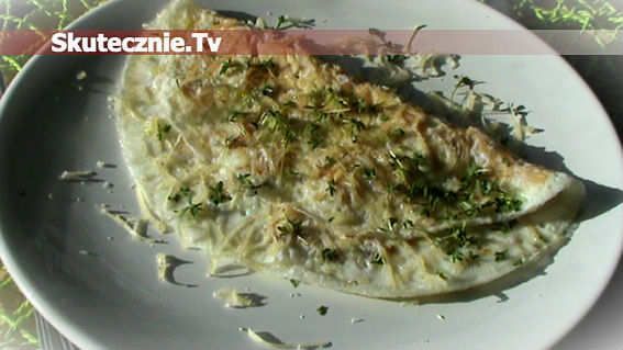 Omlet białkowy z szynką, serem i rzeżuchą