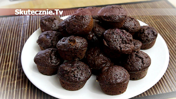 Czekoladowe muffinki z wiśniami
