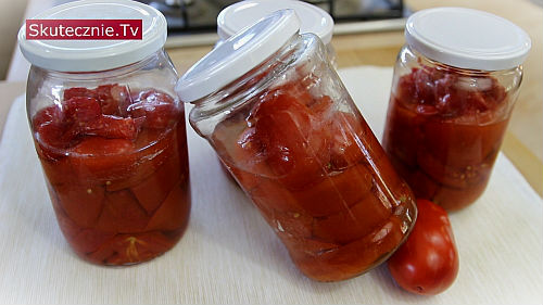 Pomidory w słoikach na zimę (szybkie i proste)