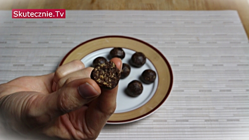 Kulki orzechowo-czekoladowe z cynamonem