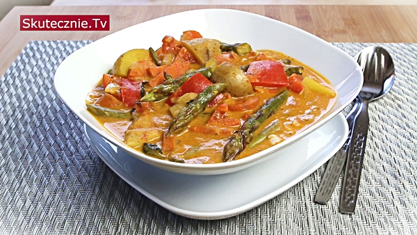 Wiosenne curry ze szparagami (warzywne lub mięsem)