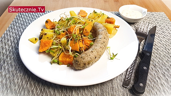 Biała kiełbasa z batatem, ziemniakami i cebulką z majerankiem | BEZ STATYWU