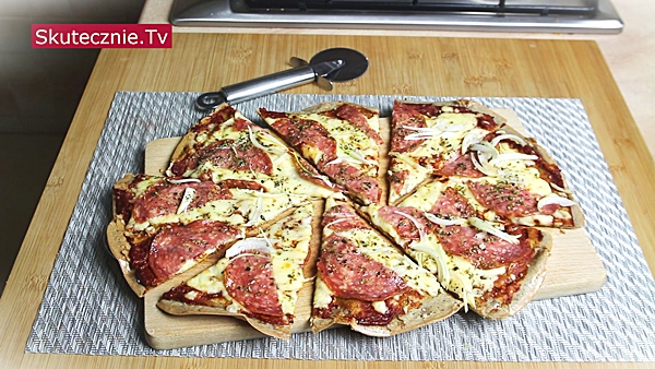 Prosta pizza bez pszenicy (z komosy i kaszy gryczanej)