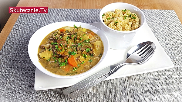 Odżywcze curry z soczewicą, cukinią i grzybami