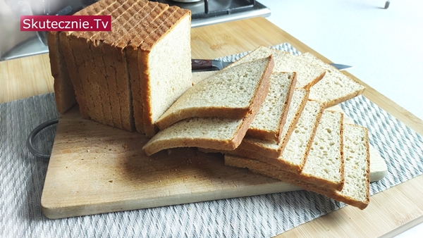 Lekki i puszysty chleb mleczny (pełnoziarnisty lub jasny)