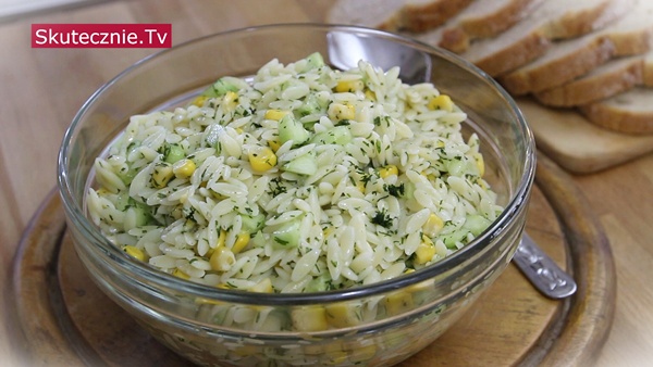 Proste sałatki na grilla. 5 sprawdzonych przepisów na majówkę