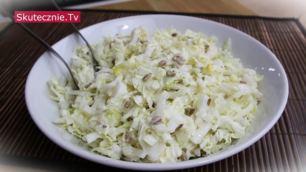 Proste sałatki na grilla. 5 sprawdzonych przepisów na majówkę